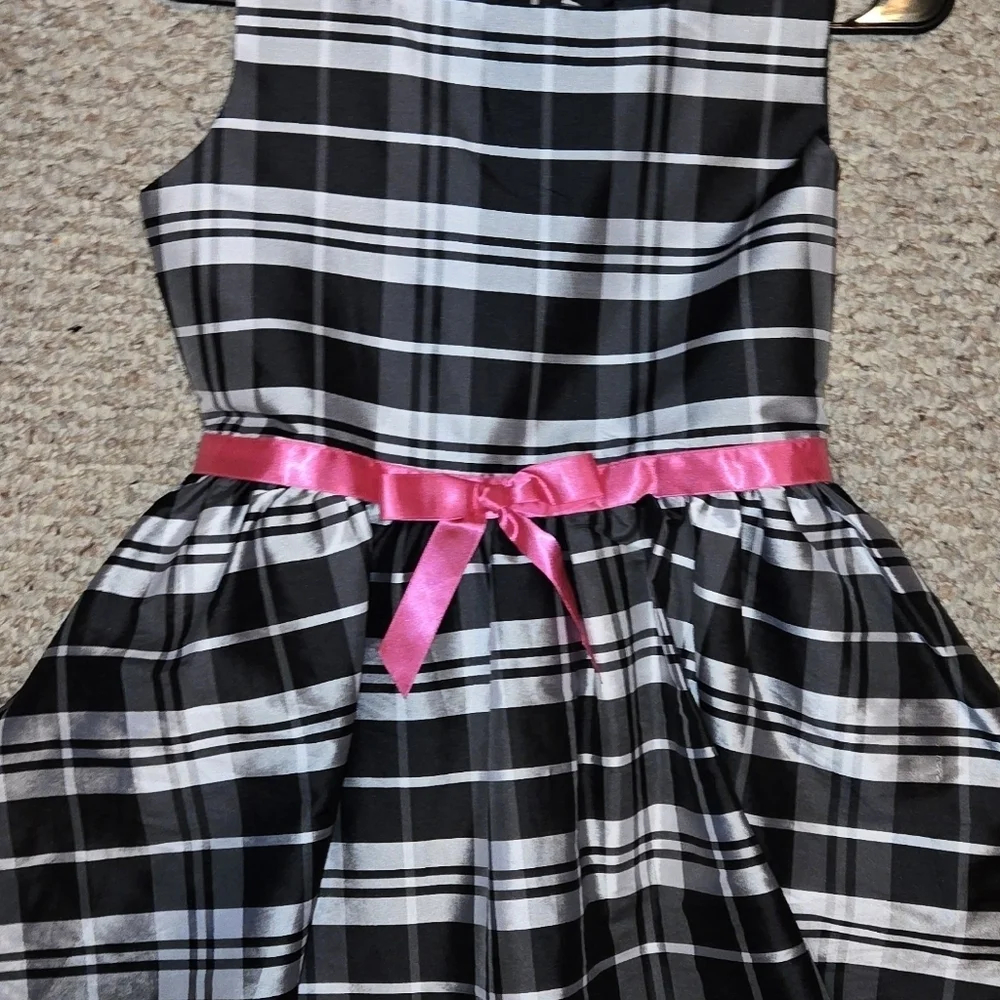 Stylish Black and White Plaid Kids Dress with Pink Accent